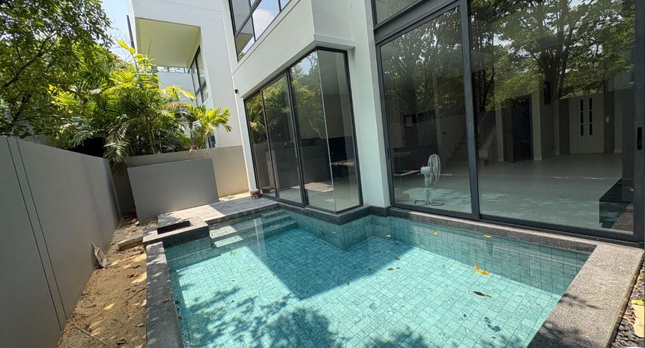 For rent 6 bedrooms house in Huai Khwang, Bangkok