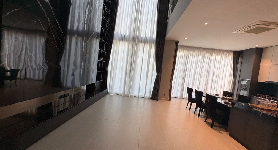 For rent 6 bedrooms house in Huai Khwang, Bangkok