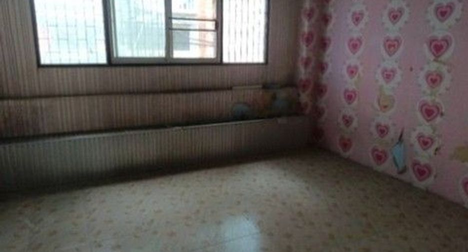 For sale 1 bed retail Space in Lat Krabang, Bangkok