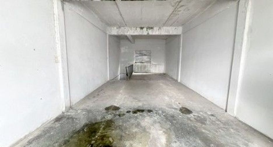 For sale 1 bed retail Space in Bang Kapi, Bangkok