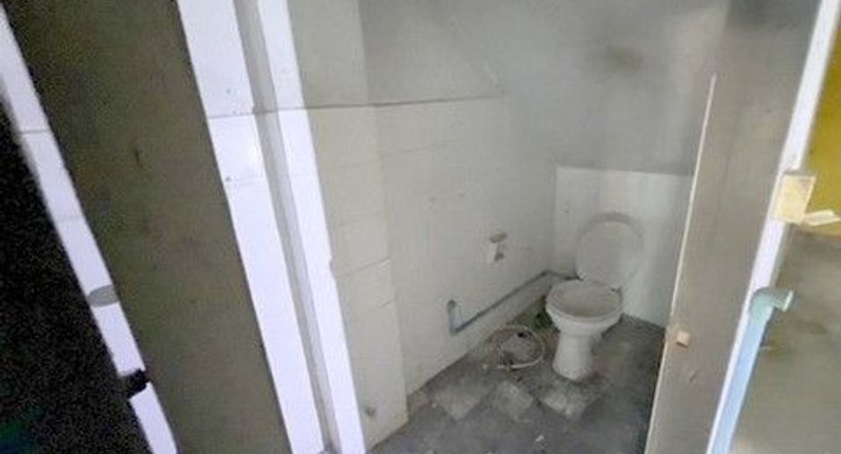 For sale 1 bed retail Space in Bang Kapi, Bangkok