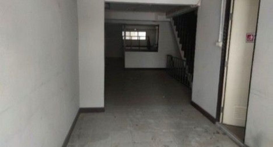 For sale 1 bed retail Space in Bang Khun Thian, Bangkok