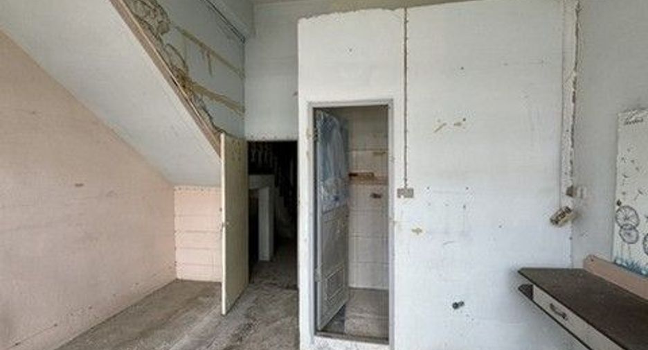 For sale 1 bed retail Space in Prawet, Bangkok