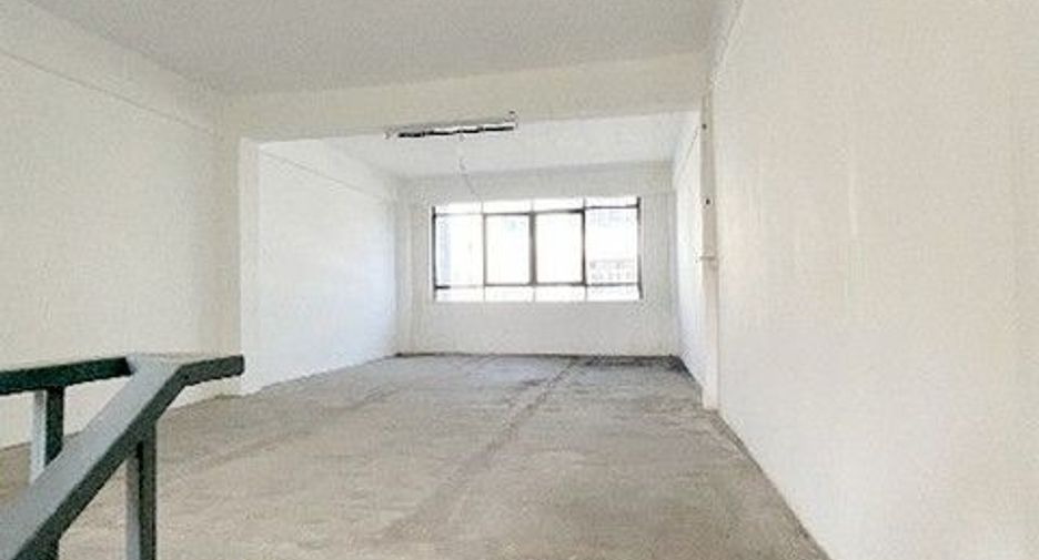 For sale 1 bed retail Space in Bang Kapi, Bangkok