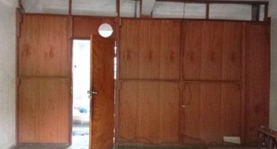 For sale 1 bed retail Space in Bang Khun Thian, Bangkok