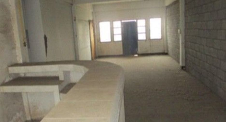 For sale 1 bed retail Space in Bang Khun Thian, Bangkok