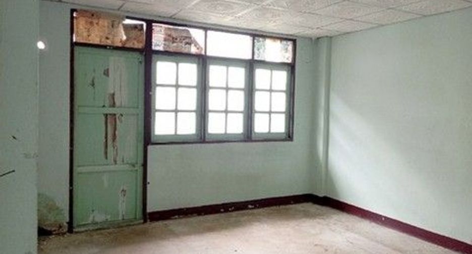 For sale 1 bed retail Space in Bang Khun Thian, Bangkok