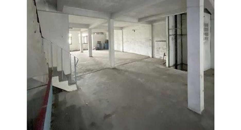 For sale 1 bed retail Space in Chom Thong, Bangkok