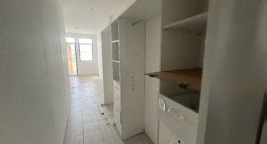 Gewerbefläche zum Kauf mit 1 Zimmer in Bang Phlat, Bangkok