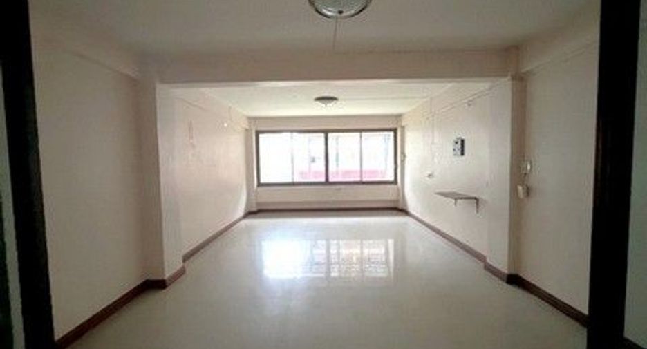 For sale 1 bed retail Space in Chom Thong, Bangkok