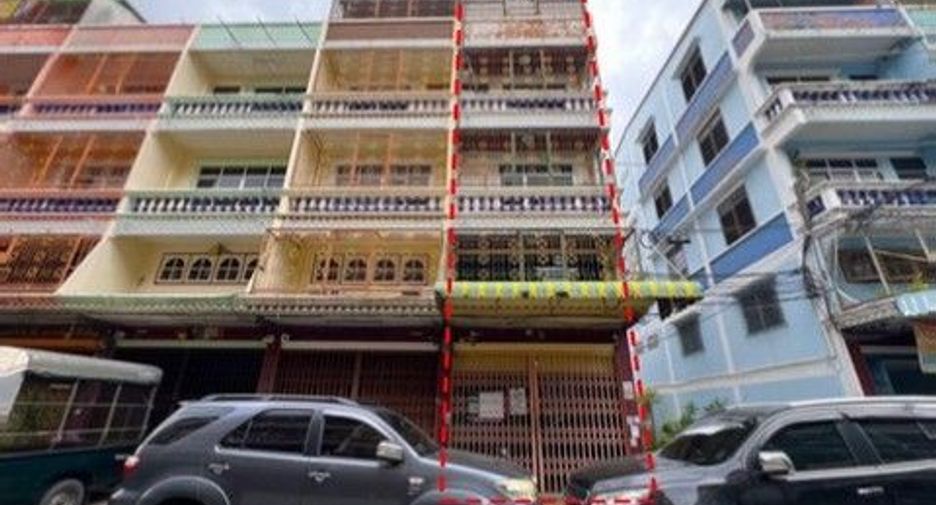 For sale 1 bed retail Space in Chom Thong, Bangkok