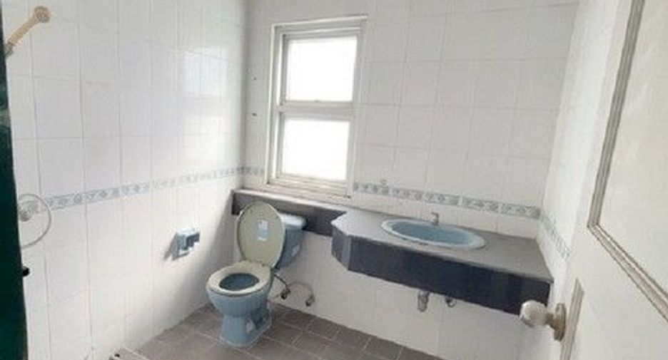 For sale 1 bed retail Space in Sai Mai, Bangkok