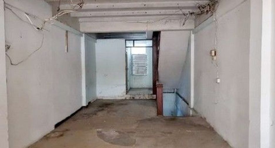 For sale 1 bed retail Space in Yan Nawa, Bangkok