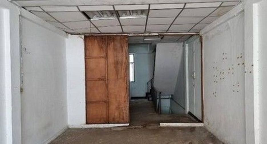 For sale 1 bed retail Space in Yan Nawa, Bangkok