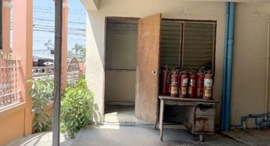 For sale 1 bed retail Space in Bang Khun Thian, Bangkok