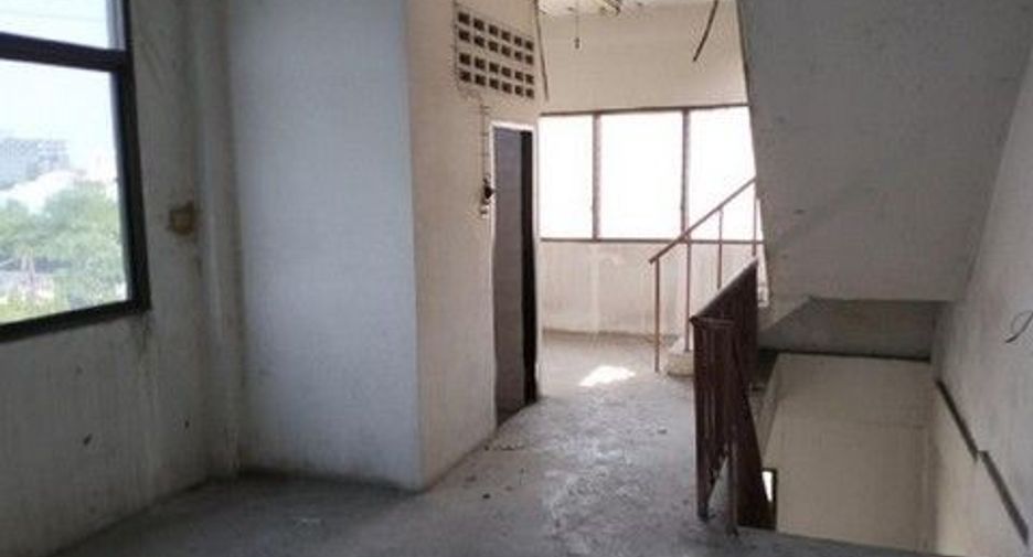 For sale 1 bed retail Space in Bang Khun Thian, Bangkok