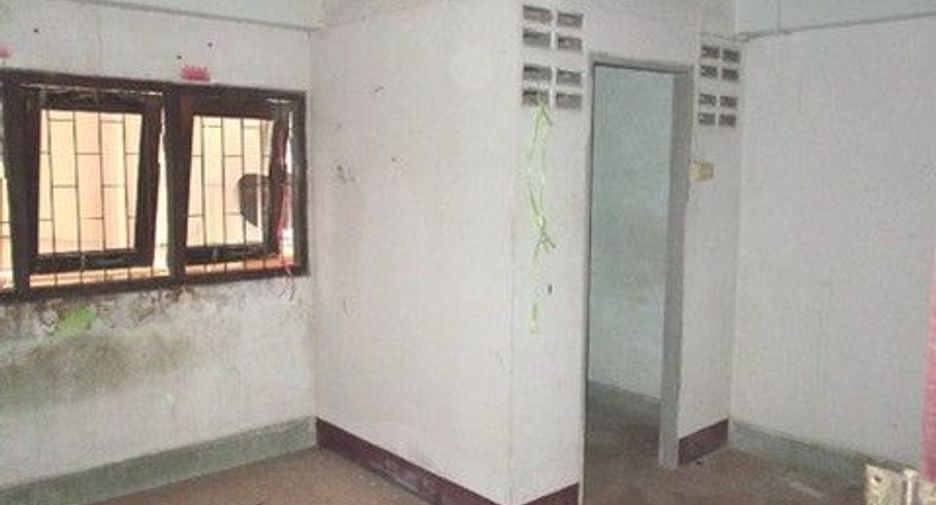 Gewerbefläche zum Kauf mit 1 Zimmer in Huai Khwang, Bangkok