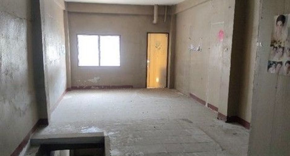 For sale 1 bed retail Space in Bang Khun Thian, Bangkok
