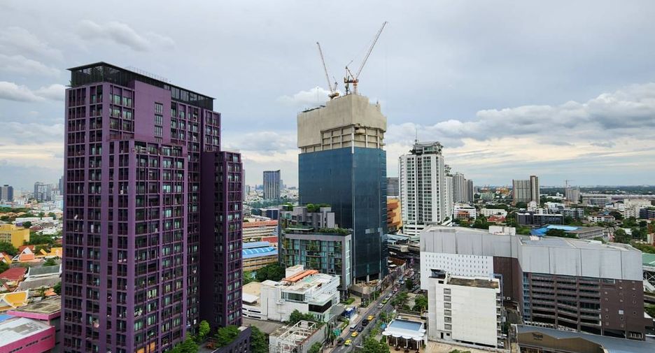 For sale 1 bed condo in Watthana, Bangkok