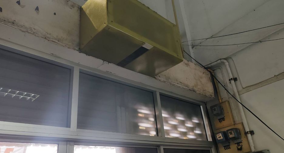 For sale 3 bedrooms retail Space in Lat Phrao, Bangkok