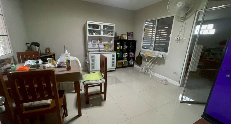 For sale 4 bedrooms house in San Kamphaeng, Chiang Mai