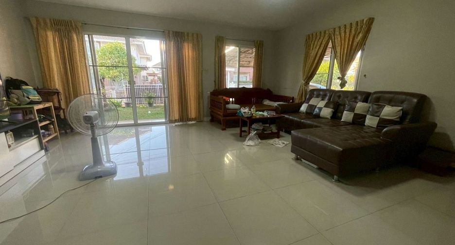 For sale 4 bedrooms house in San Kamphaeng, Chiang Mai