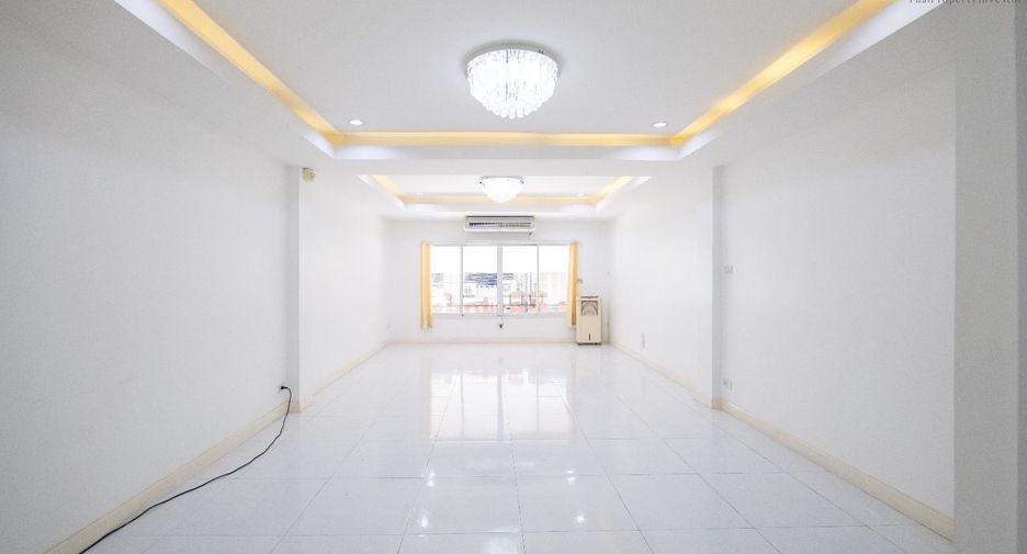For sale 1 bed retail Space in Bang Khun Thian, Bangkok