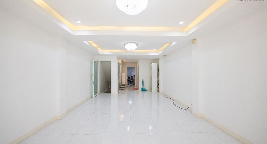 For sale 1 bed retail Space in Bang Khun Thian, Bangkok