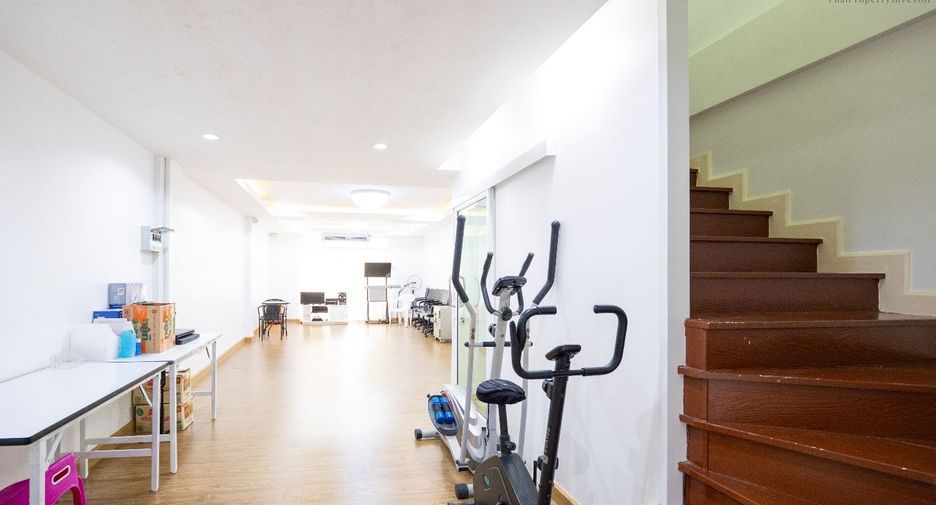 For sale 1 bed retail Space in Bang Khun Thian, Bangkok