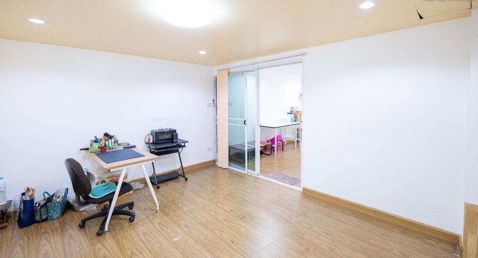 For sale 1 bed retail Space in Bang Khun Thian, Bangkok