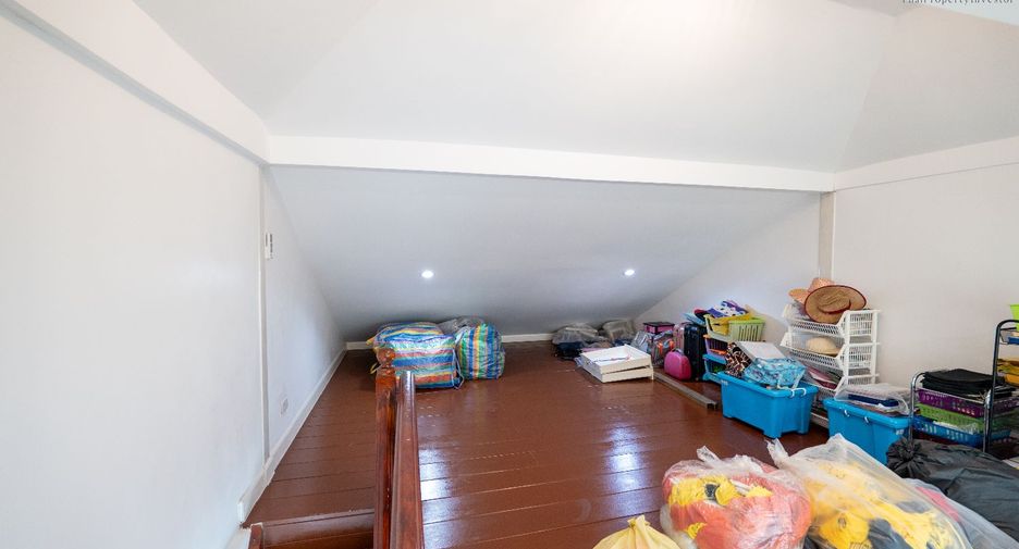 For sale 1 bed retail Space in Bang Khun Thian, Bangkok