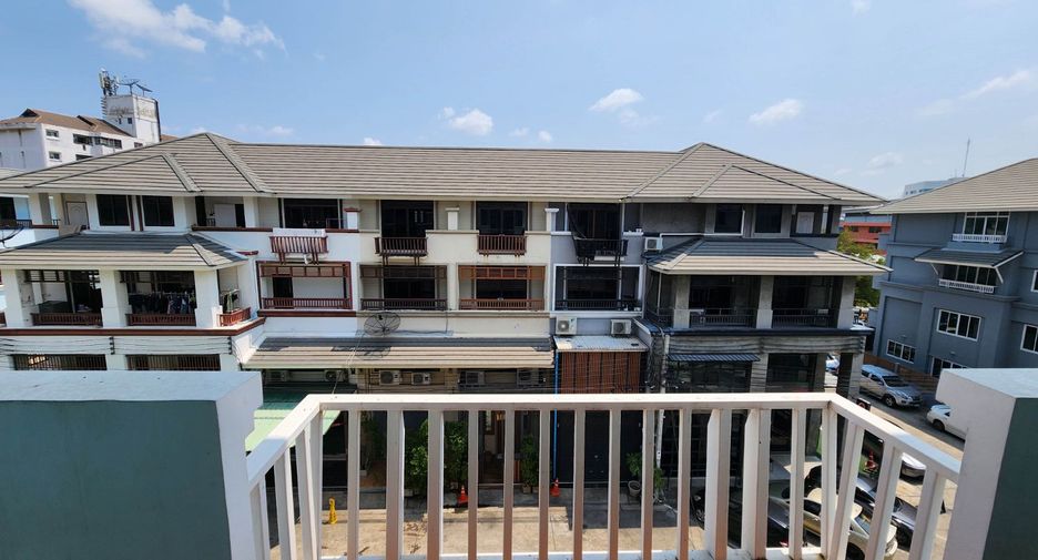 For sale 1 bed retail Space in Bang Khun Thian, Bangkok