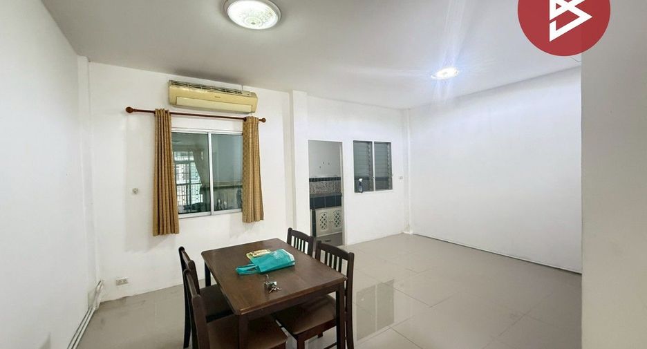 For sale 3 bedrooms townhouse in Khlong Sam Wa, Bangkok