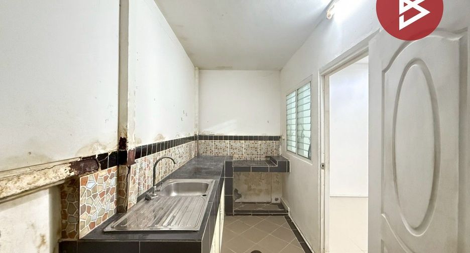 For sale 3 bedrooms townhouse in Khlong Sam Wa, Bangkok