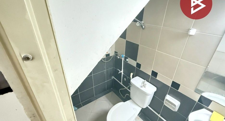 For sale 3 bedrooms townhouse in Khlong Sam Wa, Bangkok