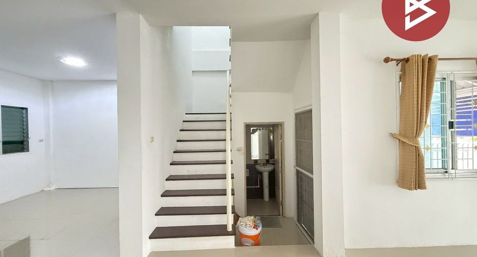 For sale 3 bedrooms townhouse in Khlong Sam Wa, Bangkok