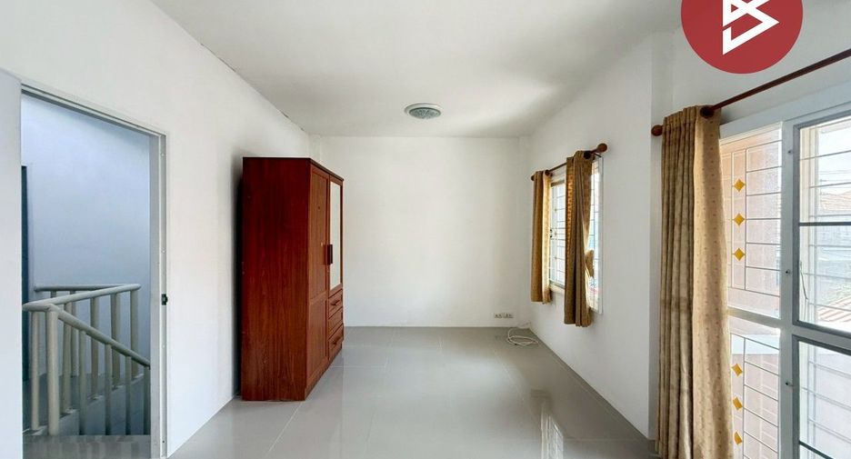 For sale 3 bedrooms townhouse in Khlong Sam Wa, Bangkok