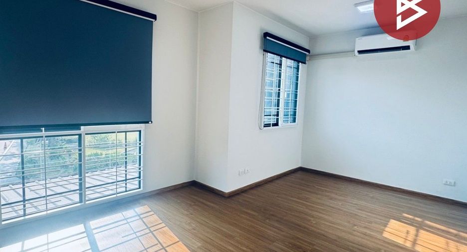 For sale 2 bedrooms townhouse in Mueang Pathum Thani, Pathum Thani