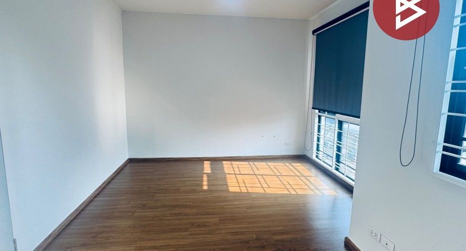 For sale 2 bedrooms townhouse in Mueang Pathum Thani, Pathum Thani