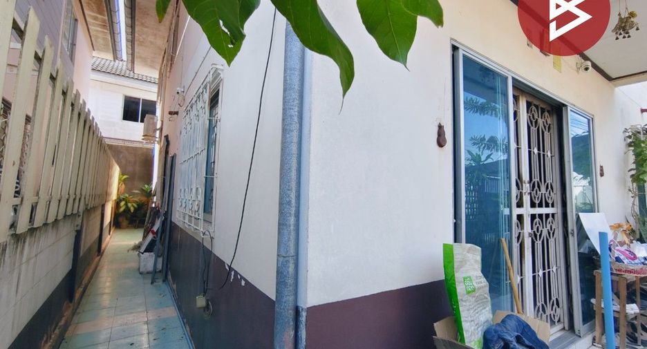 出售 3 卧室 联排别墅 在 Sam Phran, Nakhon Pathom