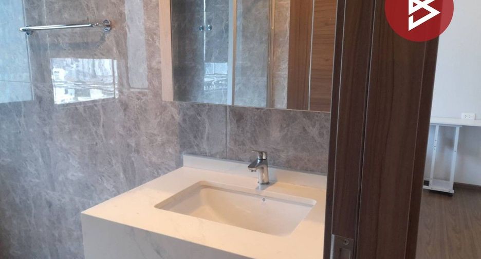 For sale 2 bedrooms condo in Huai Khwang, Bangkok