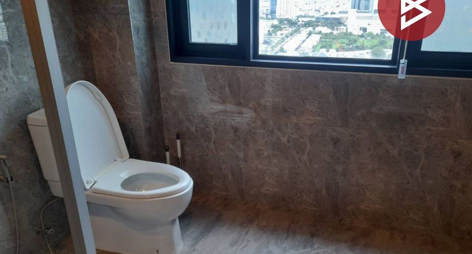 For sale 2 bedrooms condo in Huai Khwang, Bangkok