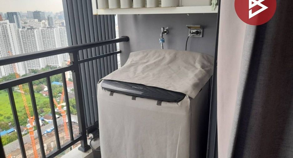 For sale 2 bedrooms condo in Huai Khwang, Bangkok