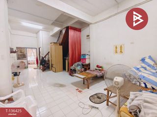 À vendre 2 chambres maison de ville à Sam Phran, Nakhon Pathom