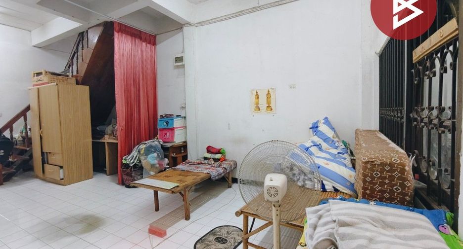 出售 2 卧室 联排别墅 在 Sam Phran, Nakhon Pathom