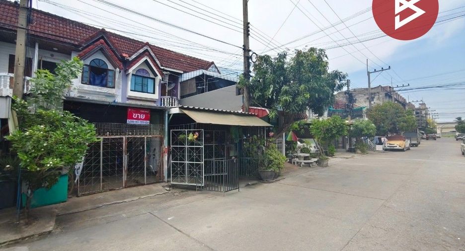 出售 2 卧室 联排别墅 在 Sam Phran, Nakhon Pathom