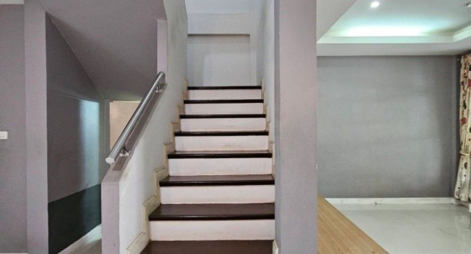 For sale 3 bedrooms townhouse in Lam Luk Ka, Pathum Thani