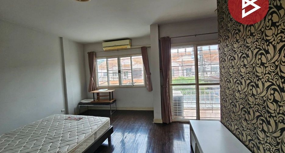 For sale 3 bedrooms townhouse in Lam Luk Ka, Pathum Thani