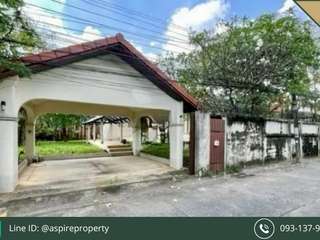 For sale 2 ベッドルーム house in Phra Khanong, Bangkok