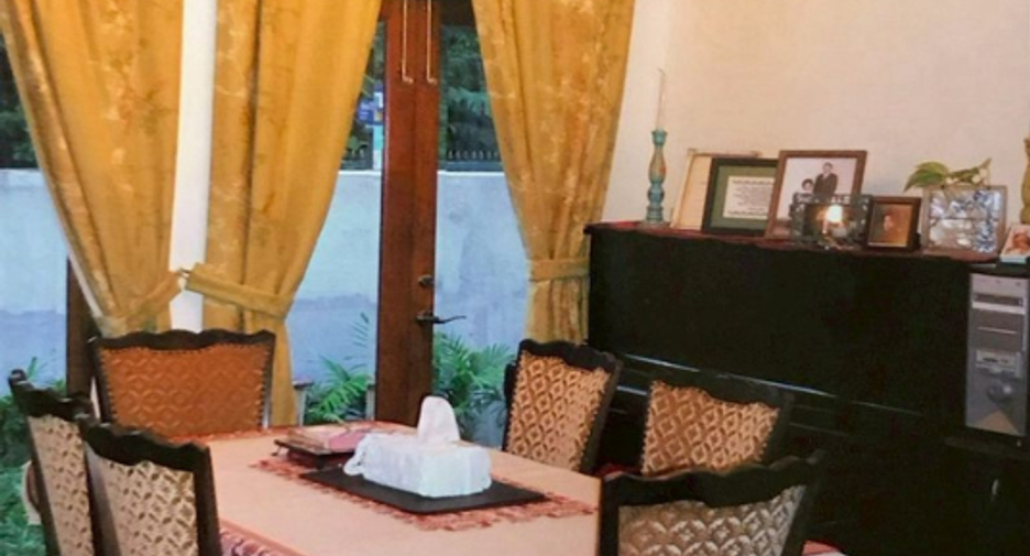 For sale 2 bedrooms house in Phra Khanong, Bangkok